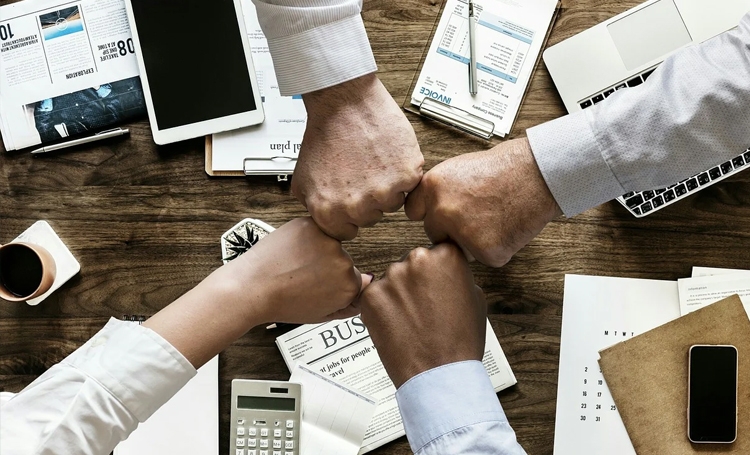 【互聯網創業】如何讓創業團隊貼心幫企業干活，又能給結果？